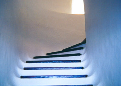 G.Buberl Treppe in blauweiss